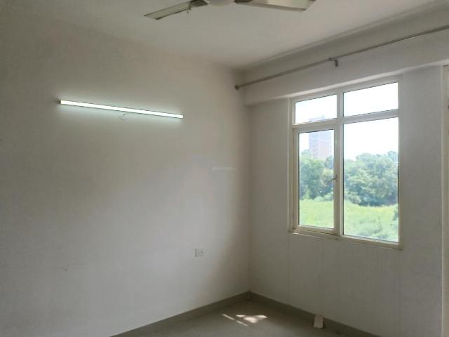 2 BHK Apartment in Sector 76 for resale Gurgaon. The reference number is 21021423