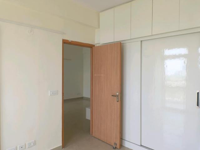 2 BHK Apartment in Sector 76 for resale Gurgaon. The reference number is 21021439