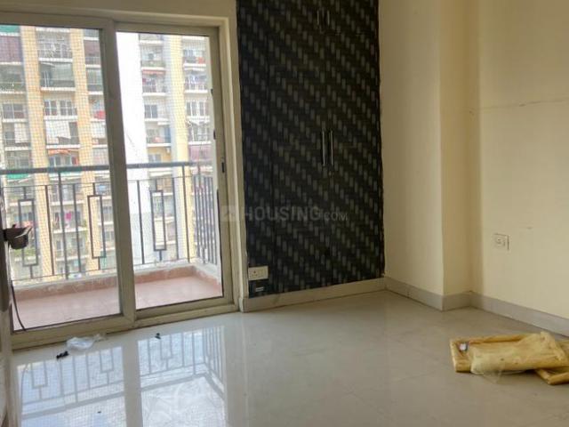 2 BHK Apartment in Sector 76 for resale Noida. The reference number is 21021261