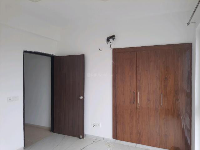 2 BHK Apartment in Sector 77 for rent Gurgaon. The reference number is 19364580