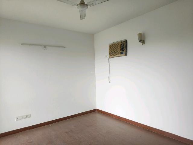 2 BHK Apartment in Sector 77 for rent Gurgaon. The reference number is 20914692