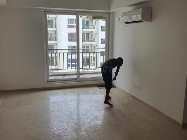 2 BHK Apartment in Sector 77 for resale Gurgaon. The reference number is 20015496