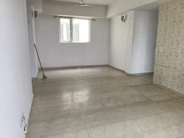 2 BHK Apartment in Sector 77 for resale Gurgaon. The reference number is 21047241