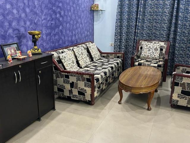 2 BHK Apartment in Sector 78 for rent Faridabad. The reference number is 20548376