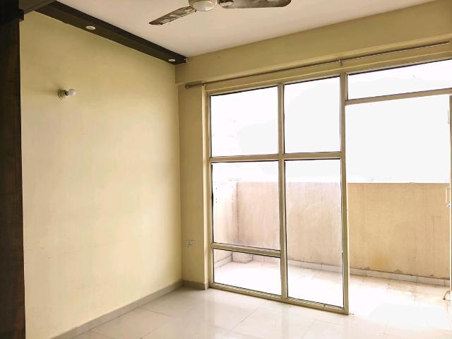 2 BHK Apartment in Sector 70A for rent Gurgaon. The reference number is 19194169