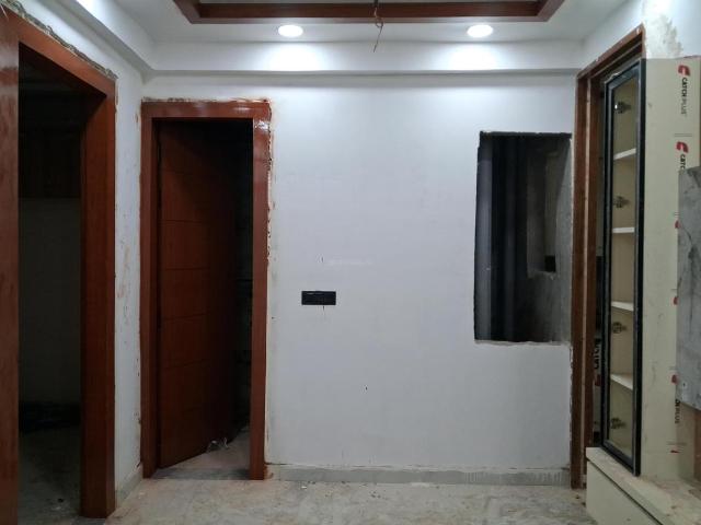 2 BHK Apartment in Sector 72 for resale Noida. The reference number is 20587626