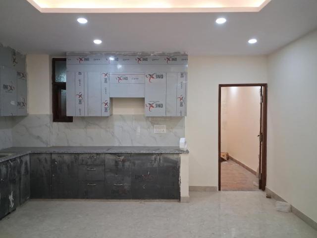 2 BHK Apartment in Sector 73 for rent Noida. The reference number is 20645826