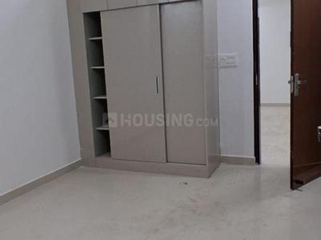 2 BHK Apartment in Sector 73 for rent Noida. The reference number is 20695360