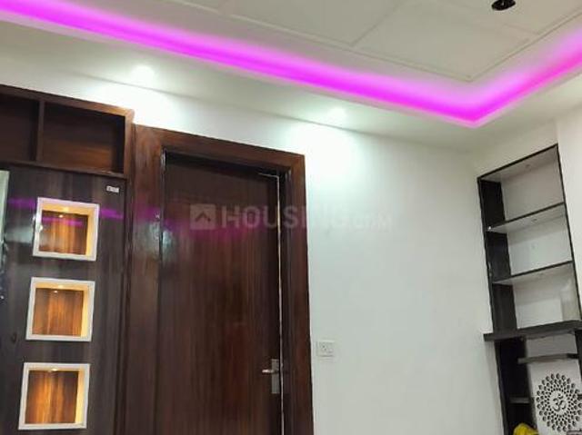 2 BHK Apartment in Sector 73 for rent Noida. The reference number is 21163235