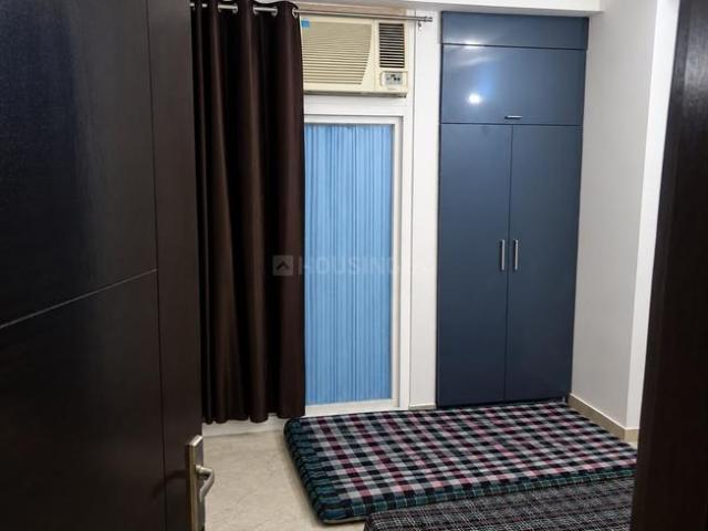 2 BHK Apartment in Sector 73 for rent Noida. The reference number is 21198684