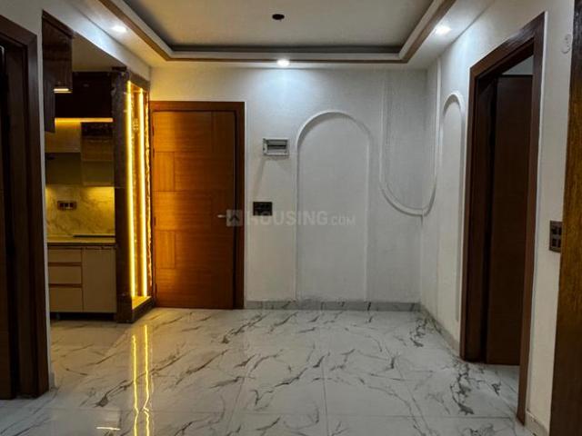 2 BHK Apartment in Sector 73 for resale Noida. The reference number is 19985266