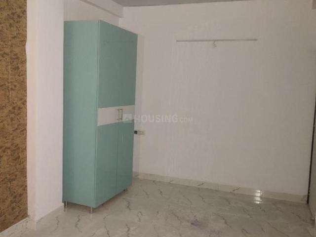 2 BHK Apartment in Sector 73 for resale Noida. The reference number is 20461301