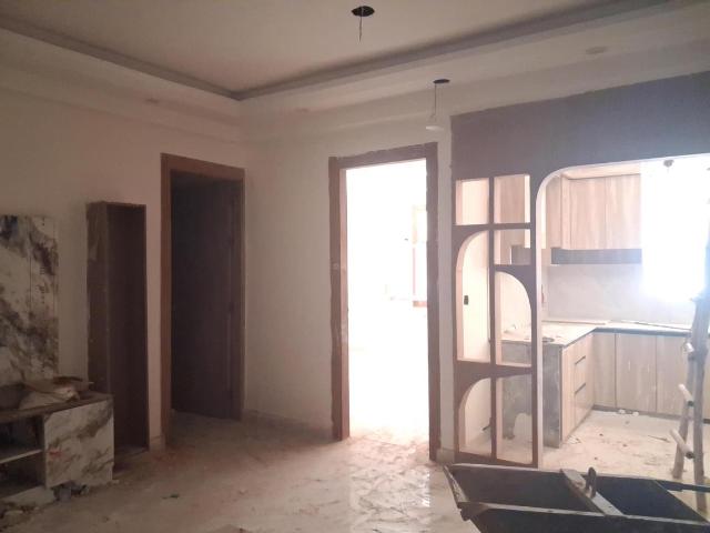 2 BHK Apartment in Sector 73 for resale Noida. The reference number is 20948618