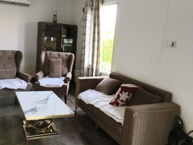 2 BHK Apartment in Sector 73 for resale Noida. The reference number is 20006596