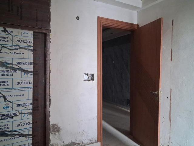 2 BHK Apartment in Sector 73 for resale Noida. The reference number is 20242567