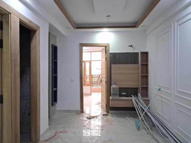 2 BHK Apartment in Sector 73 for resale Noida. The reference number is 20316206