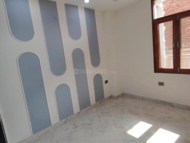 2 BHK Apartment in Sector 73 for resale Noida. The reference number is 20323313