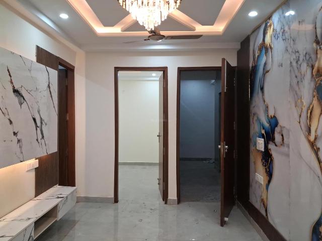 2 BHK Apartment in Sector 73 for resale Noida. The reference number is 21016527