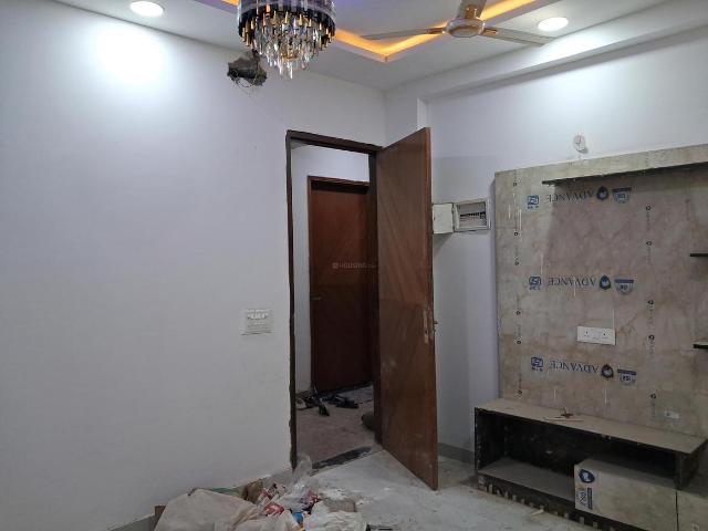 2 BHK Apartment in Sector 73 for resale Noida. The reference number is 21016785