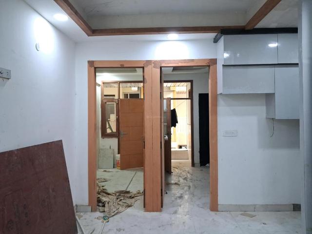 2 BHK Apartment in Sector 73 for resale Noida. The reference number is 21069826