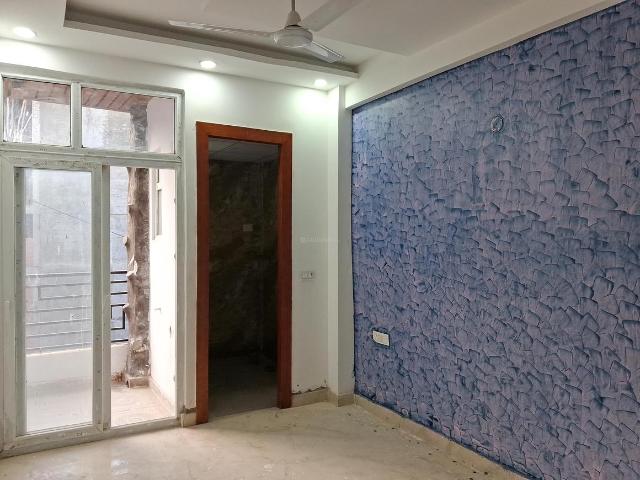 2 BHK Apartment in Sector 73 for resale Noida. The reference number is 21205171