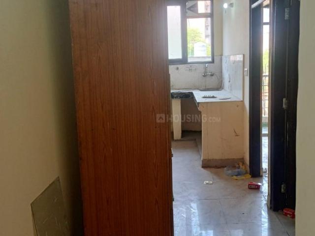 2 BHK Apartment in Sector 73 for resale Noida. The reference number is 21304480