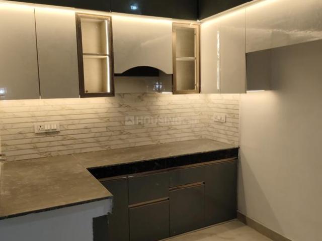 2 BHK Apartment in Sector 73 for resale Noida. The reference number is 21333545