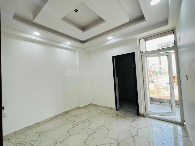 2 BHK Apartment in Sector 73 for resale Noida. The reference number is 21344402
