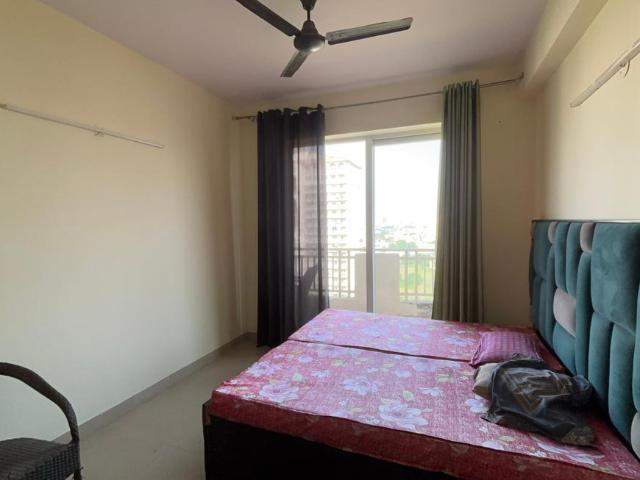 2 BHK Apartment in Sector 86 for rent Gurgaon. The reference number is 21170329