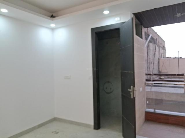2 BHK Apartment in Sector 89 for resale Noida. The reference number is 19876987