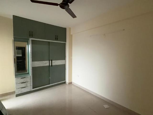 2 BHK Apartment in Sector 81 for rent Gurgaon. The reference number is 20872075