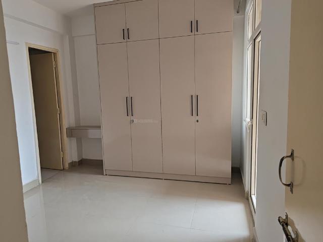 2 BHK Apartment in Sector 81 for rent Gurgaon. The reference number is 21035271