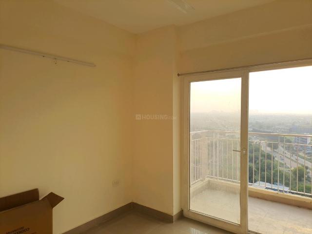 2 BHK Apartment in Sector 81 for rent Gurgaon. The reference number is 21151954