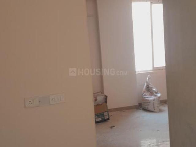 2 BHK Apartment in Sector 81 for resale Gurgaon. The reference number is 16047286