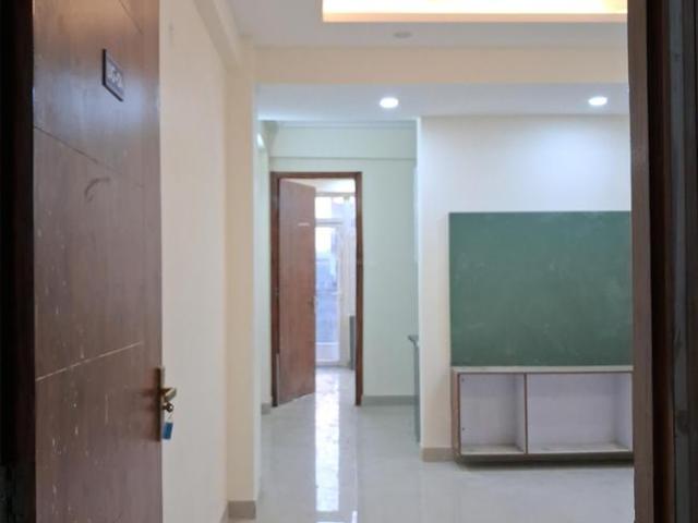 2 BHK Apartment in Sector 81 for resale Noida. The reference number is 21211447
