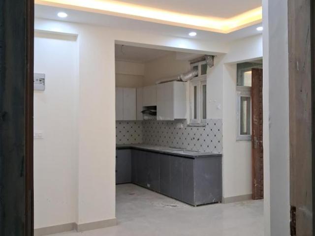 2 BHK Apartment in Sector 81 for resale Noida. The reference number is 21211456