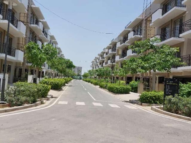 2 BHK Apartment in Sector 82 for resale Gurgaon. The reference number is 20237863