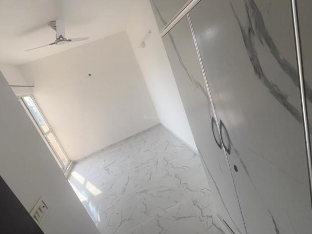 2 BHK Apartment in Sector 99 for rent Gurgaon. The reference number is 21179765