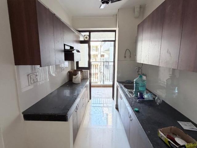 2 BHK Apartment in Sector 99 for resale Gurgaon. The reference number is 21171563