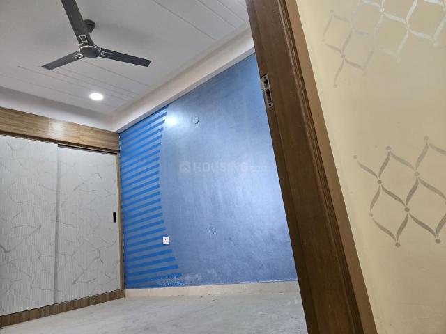 2 BHK Apartment in Sector 99 for resale Noida. The reference number is 20435101