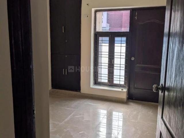 2 BHK Apartment in Sector 99A for resale Gurgaon. The reference number is 19357445