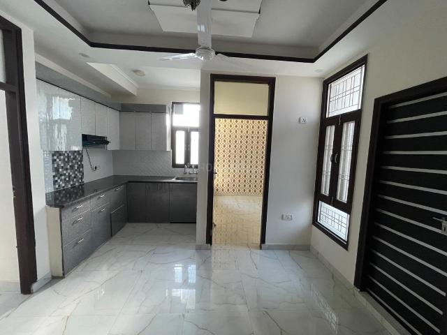 2 BHK Apartment in Sector 9 for resale Gurgaon. The reference number is 16823186