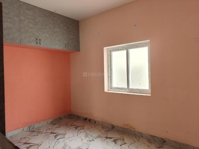 2 BHK Apartment in Selaiyur for resale Chennai. The reference number is 18755794