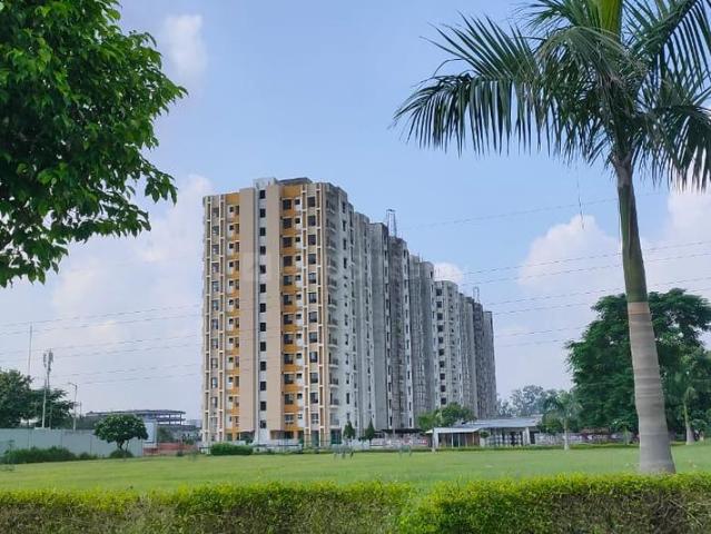 2 BHK Apartment in Semra for resale Lucknow. The reference number is 14997671