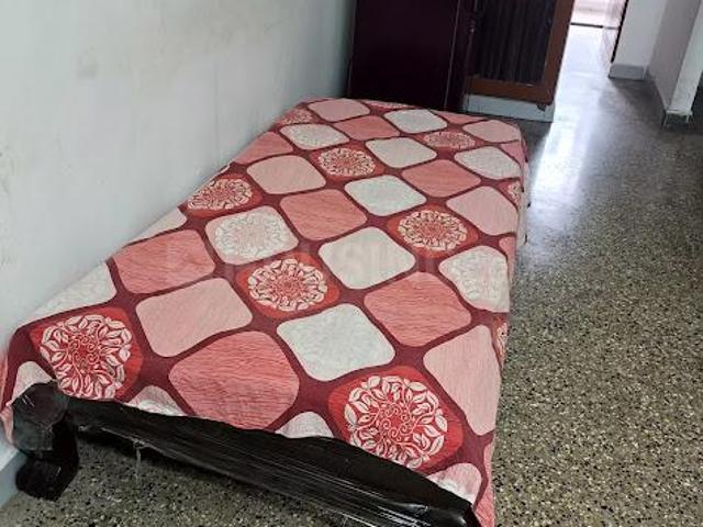 2 BHK Apartment in Serilingampally for rent Hyderabad. The reference number is 20940137