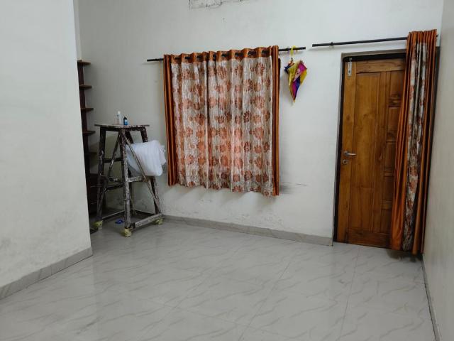 2 BHK Apartment in Shyam Nagar for rent Raipur. The reference number is 18320950