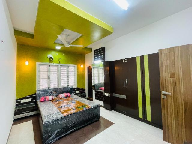 2 BHK Apartment in Shyamal for rent Ahmedabad. The reference number is 17852966