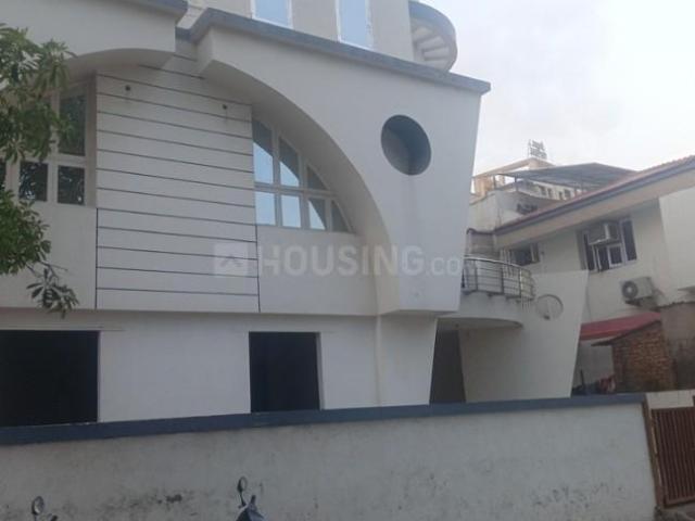 2 BHK Apartment in Shyamal for rent Ahmedabad. The reference number is 20502283