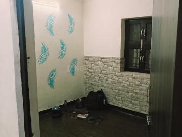 2 BHK Apartment in Shalimar Garden for rent Ghaziabad. The reference number is 20571452