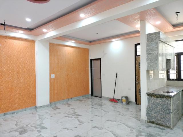 2 BHK Apartment in Shalimar Garden for resale Ghaziabad. The reference number is 16893108